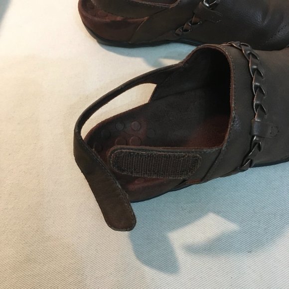 Vionic Orthaheel Kerstin Back Strap Mule Shoe - Picture 3 of 6